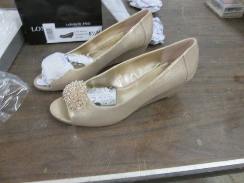 NIB London Fog PeepToe Wedge Shoes ...