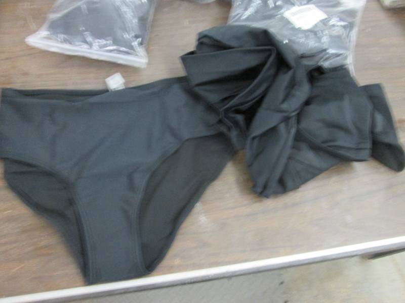 Lot of 5 Ladies Pink Queen Brand Bl...