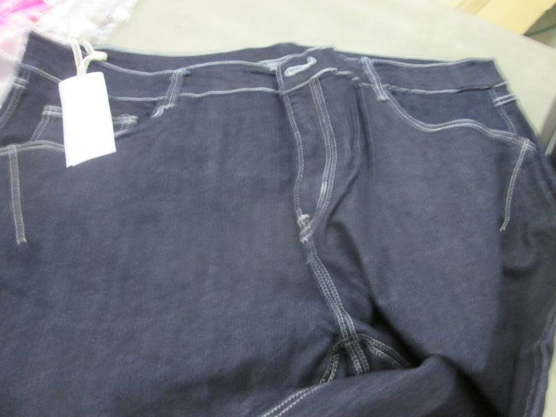 Tinco NWT 43x34L Mens Jeans...