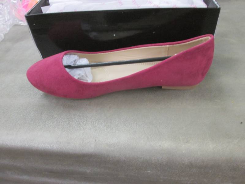 NIB Bella Marie Size 7.5 Deep Red S...