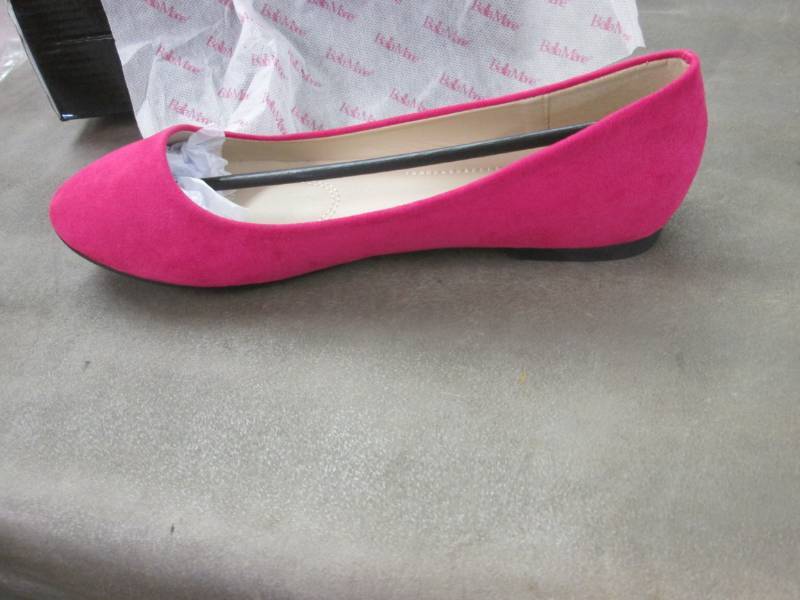 NIB Bella Marie Size 7.5 Fuschia Su...