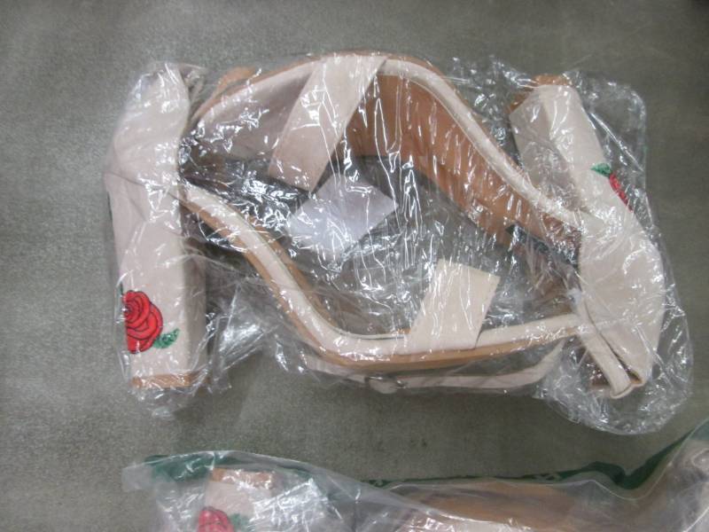 2 Pair Womens Embroidered Heels Siz...
