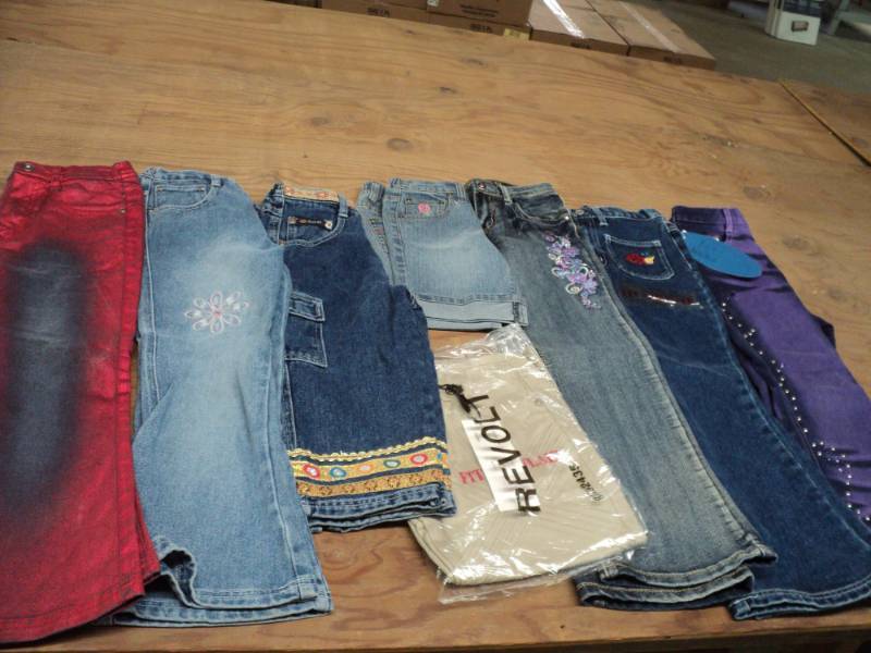 8 Pairs, size 6X  Girls Jeans, Capr...