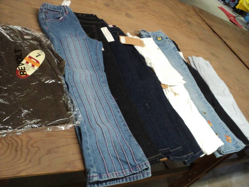 10 Pairs, size  7 Girls Jeans, Capr...