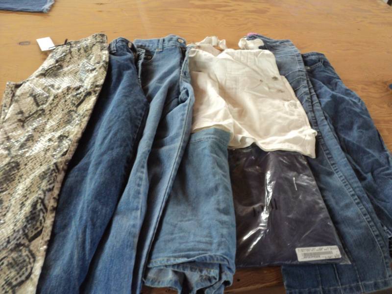 8 Pairs, Size 34  Junior Jeans...