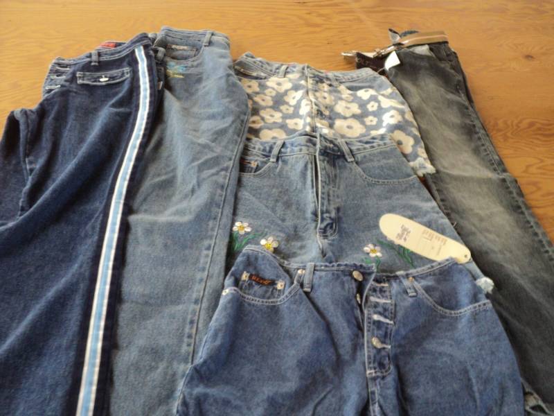 6 Pairs, Size 56  Junior Jeans...