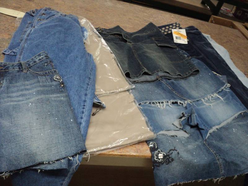 10 Pairs, Size 1314 Junior Jeans...