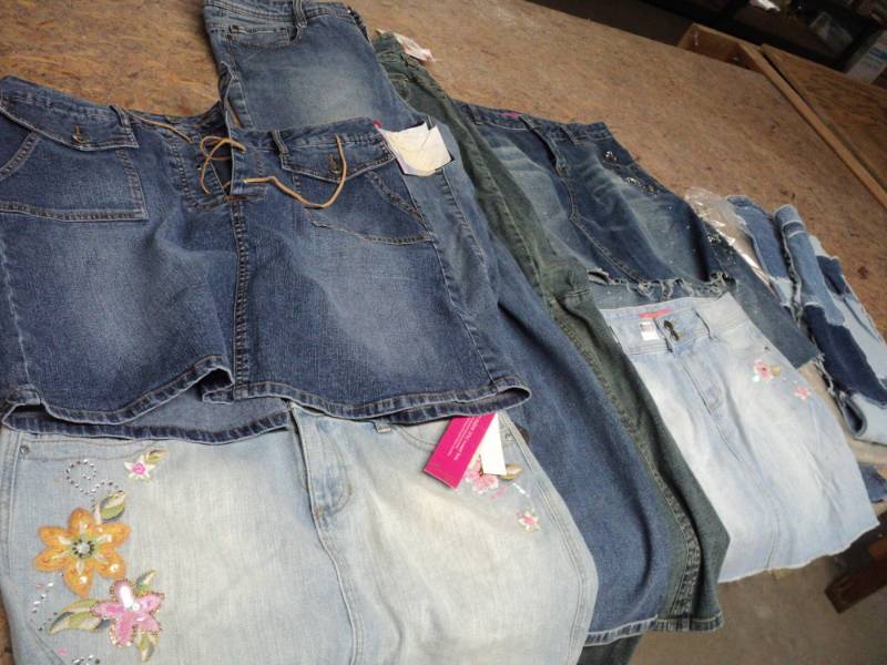 10 Pairs, Size 1314 Junior Jeans...