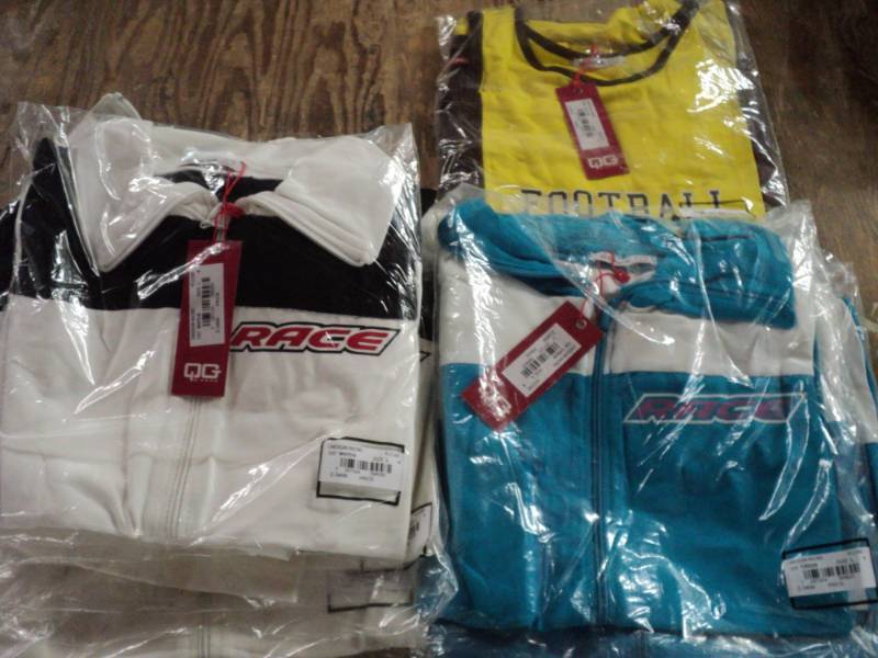 14 Mens Size L Shirts...