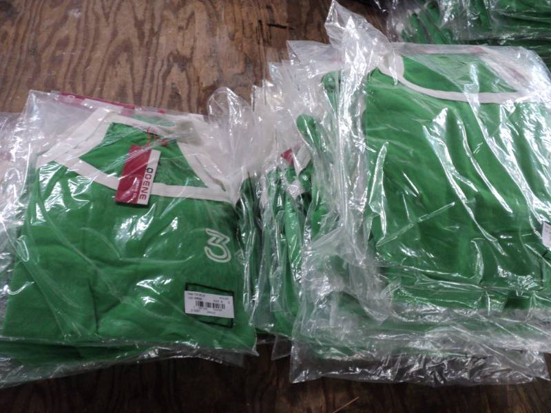 8 Size Ladies S, and 29 Size M Tops...