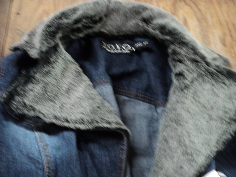 YOYO Ladies Coat Size L retails $...