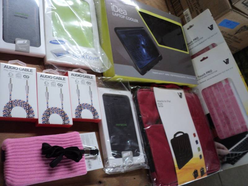 Lot of Electronic Accessories see ...
