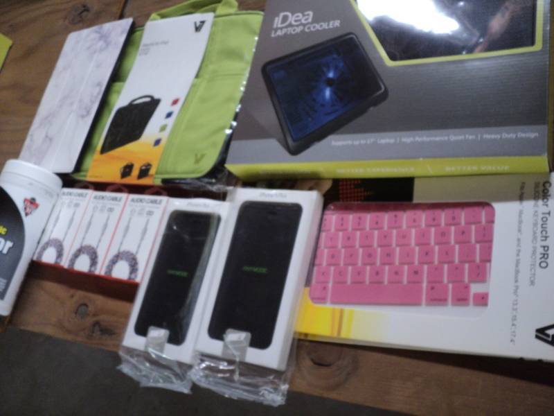 Lot of Electronic Accessories see ...