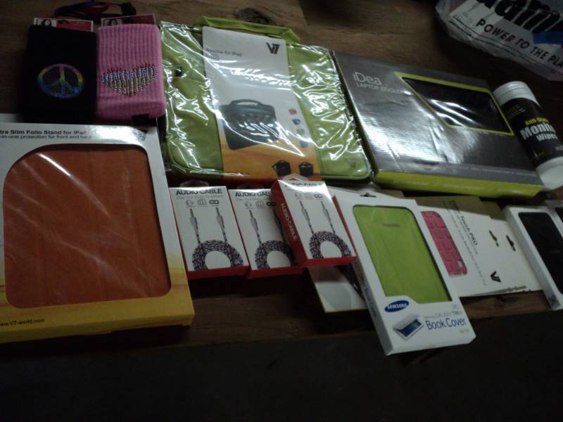 Lot of Electronic Accessories see ...