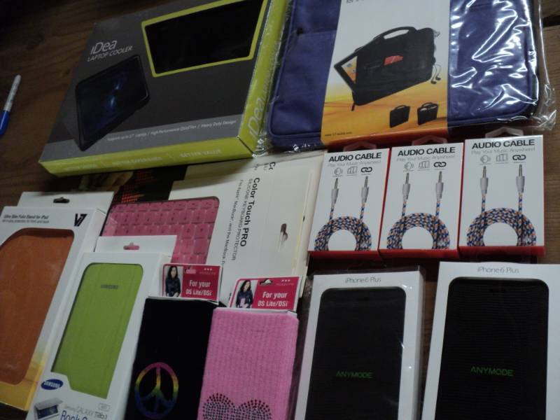 Lot of Electronic Accessories see ...