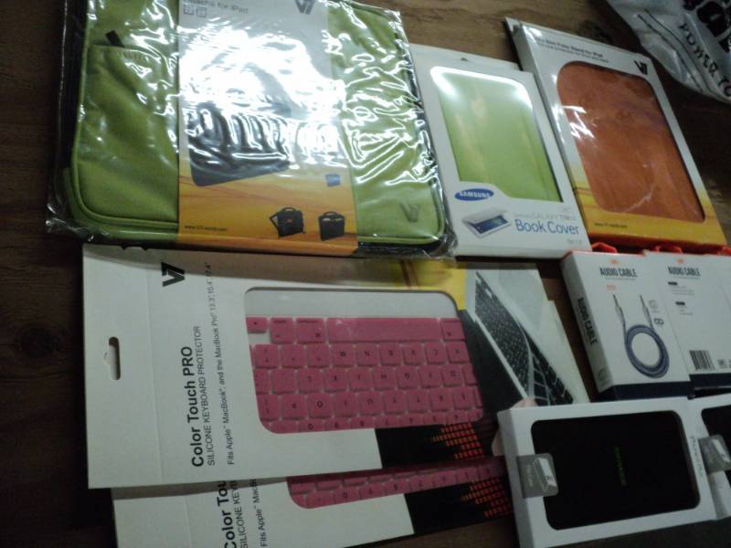 Lot of Electronic Accessories see ...