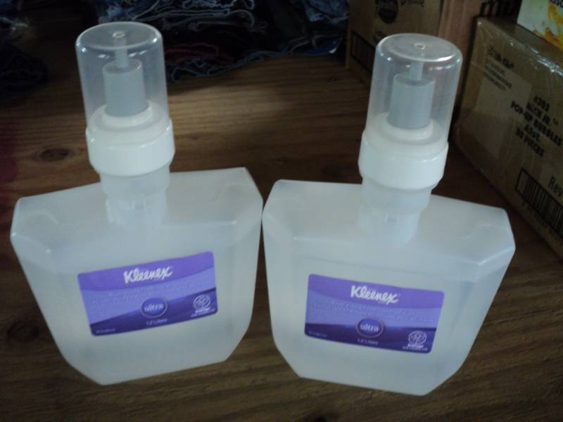 2 Bottles Kleenex Ultra Hand Saniti...