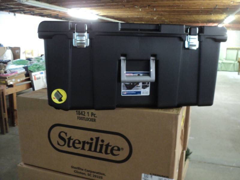 Sterilite Foot Locker 31 14 x 17 5...