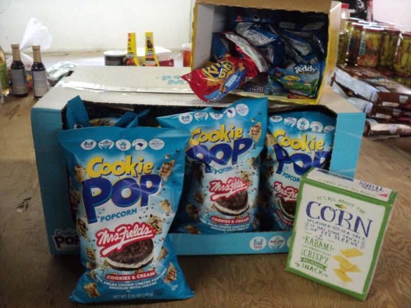 Mrs. Field Cookie Pop Popcorn and S...