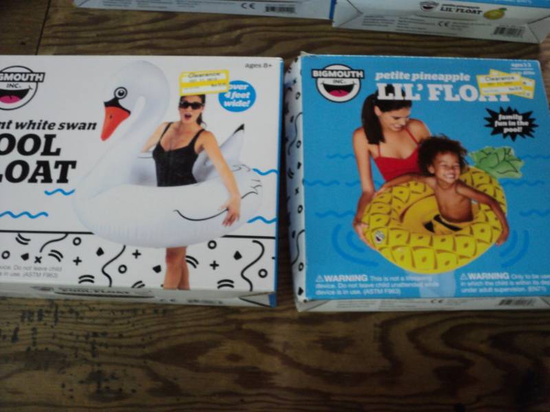 Giant White Swan Pool Float and Pet...