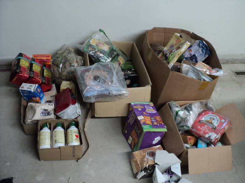 Huge Lot of Groceries see all pict...