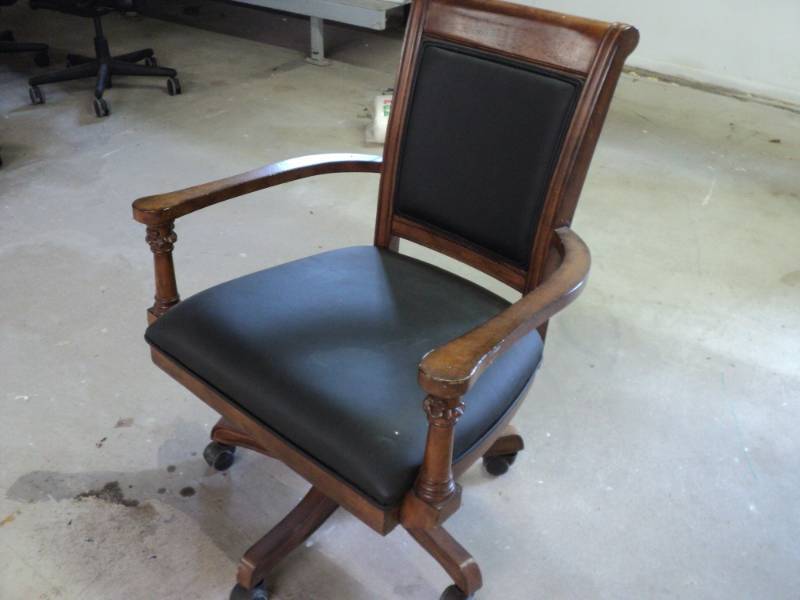Wood Accent Office Chair adjustabl...
