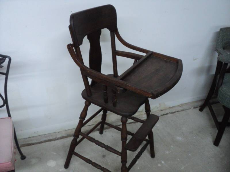 Vintage Wood High Chair...