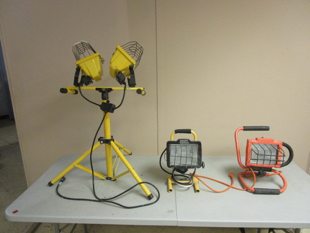 PORTABLE STAND LIGHTS