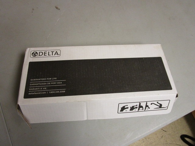 DELTA TUB FIXTURE