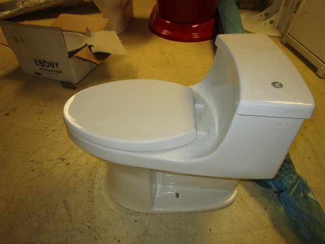 KOHLER TOILET