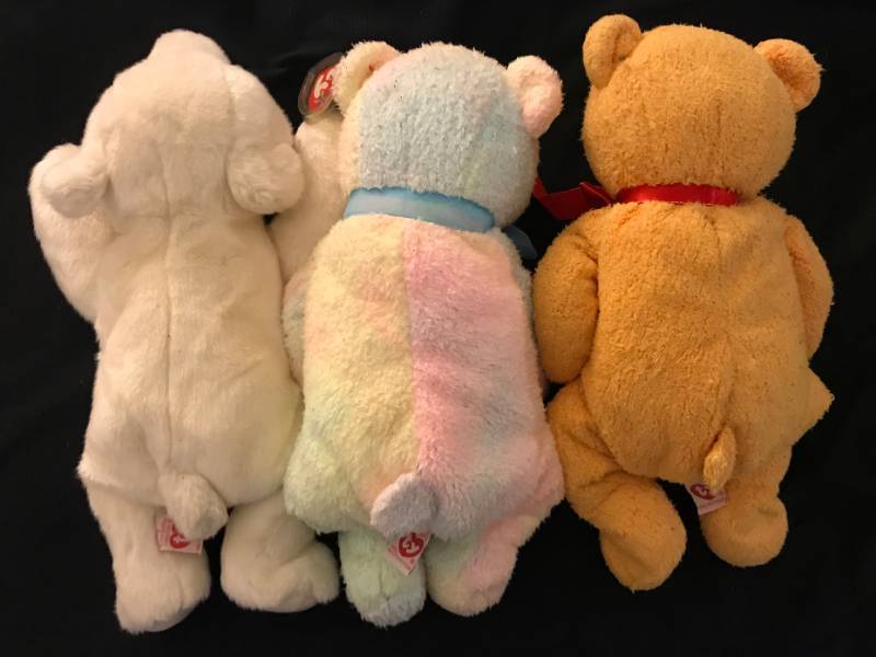 lot 21 image: TY Beanie Buddies Mellow and Chilly and Poopsie