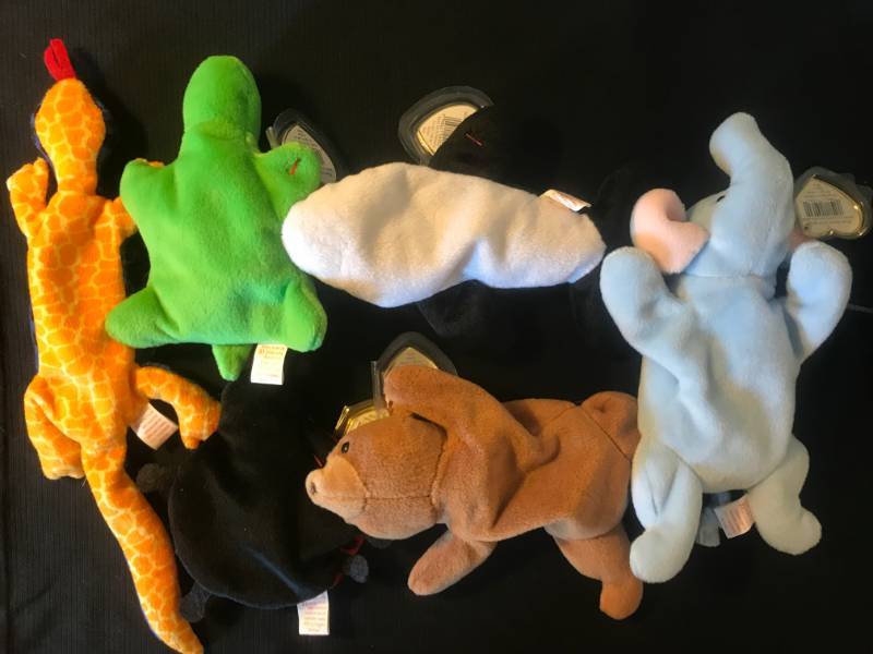 lot 38 image: RARE TY Beanie Babies Lizzy, Speedy, Splash, Lucky, Cubbie and Peanut