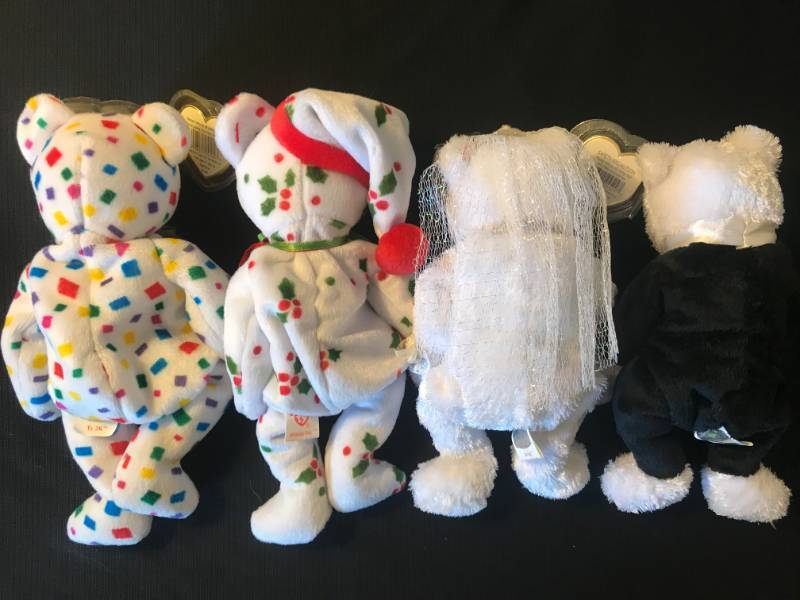 lot 48 image: Retired TY Beanie Babies TY 2K, 1998 Holiday Teddy, Bride and Groom