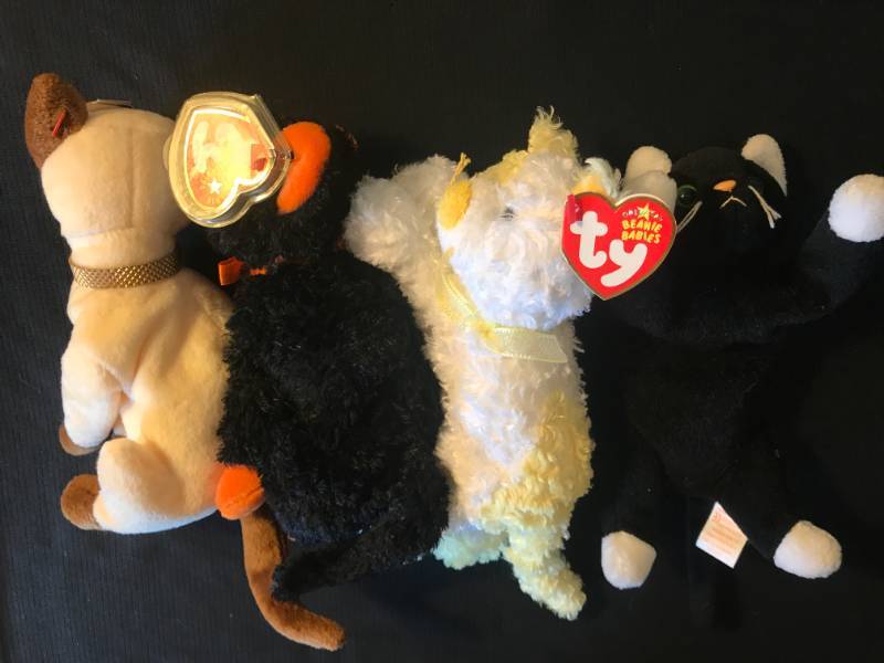 lot 64 image: RARE TY Beanie Babies Siam, Fraidy, Saffron and Zip