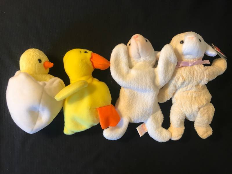 lot 69 image: TY Beanie Babies Eggbert, Quackers, Fleece and Fleecie