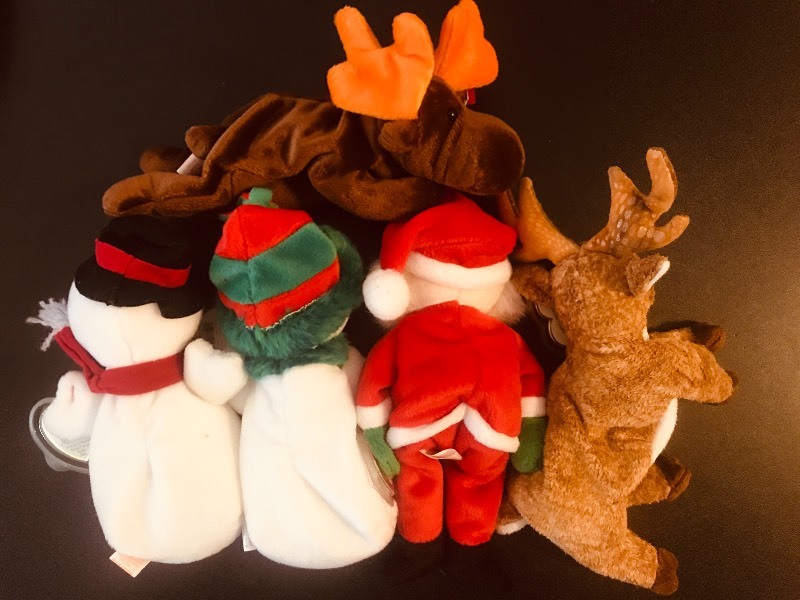 lot 78 image: RARE  ERROR  TY Beanie Babies Snowball, Snowgirl, Santa, Roxie and Chocolate