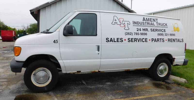 lot 5 image: 2005 Ford E250 Econoline Van #2