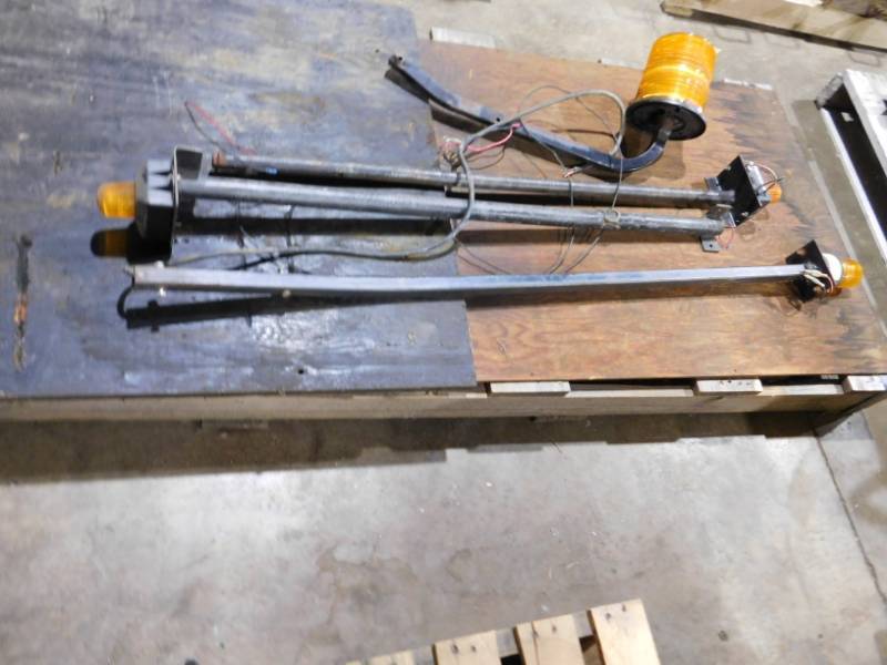 lot 25 image: Used Extended Strobe Lights