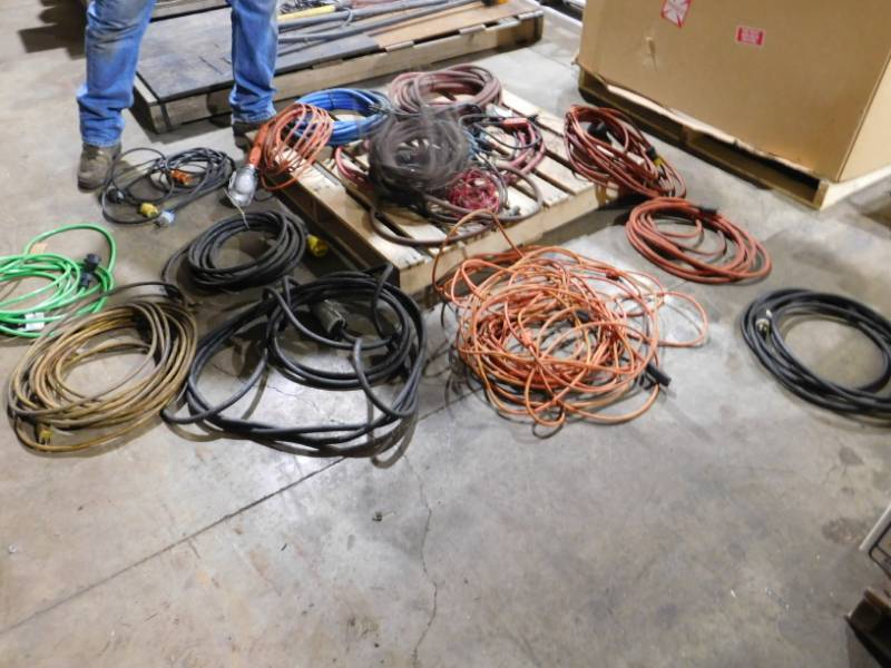 lot 26 image: Large Lot of Extension Cords & Air Hoses