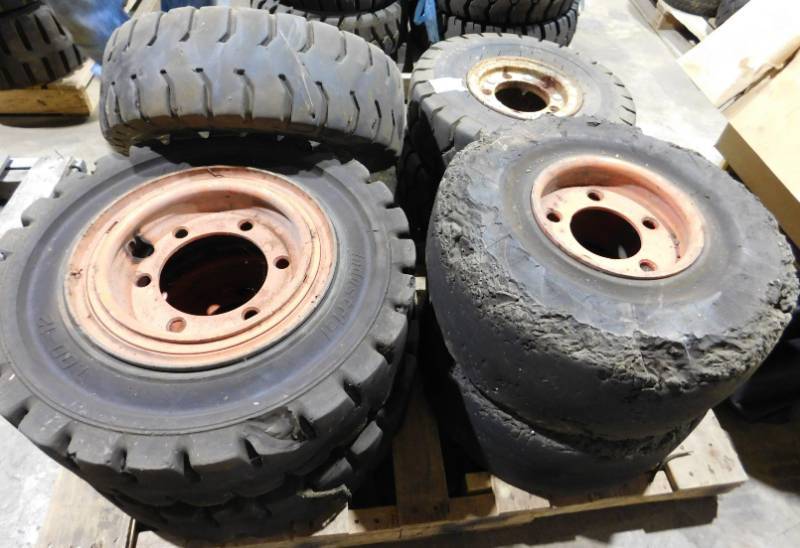 lot 67 image: Pallet of Used Forklift Tires with Rims