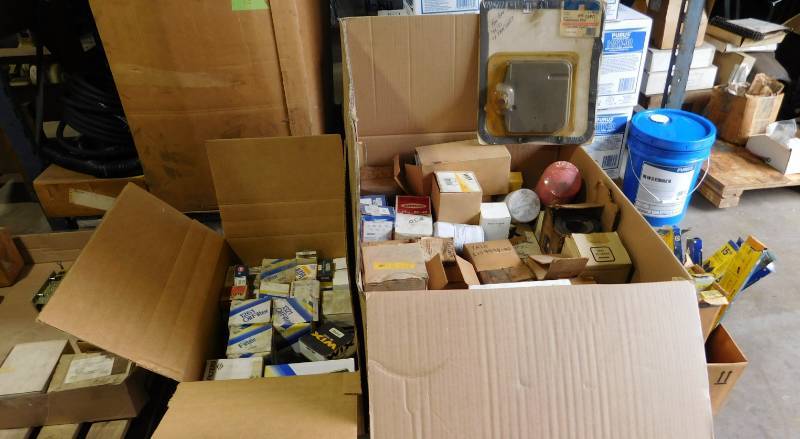lot 84 image: Oil Filters, Air Filters & Windshield Wiper Blades