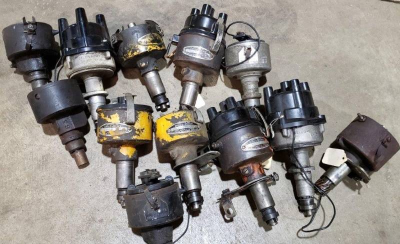 lot 72A image: Used Distributors - Fits Allis Chalmers 4 & 6 Cylinder Engines