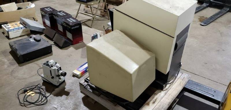 lot 109 image: Misc. Lot of Electronic Equipment