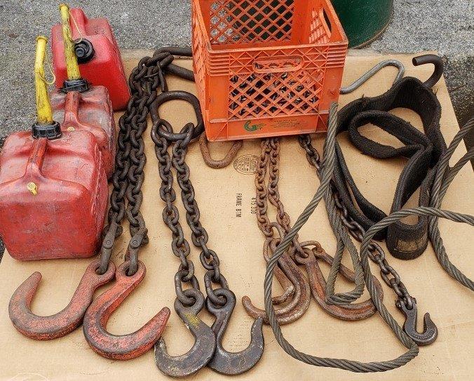 lot 115 image: Chains, Gas Cans & Recovery Hooks