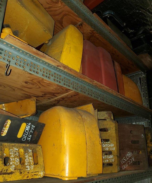 lot 122 image: Allis Chalmers Side Panels & Cab Doors