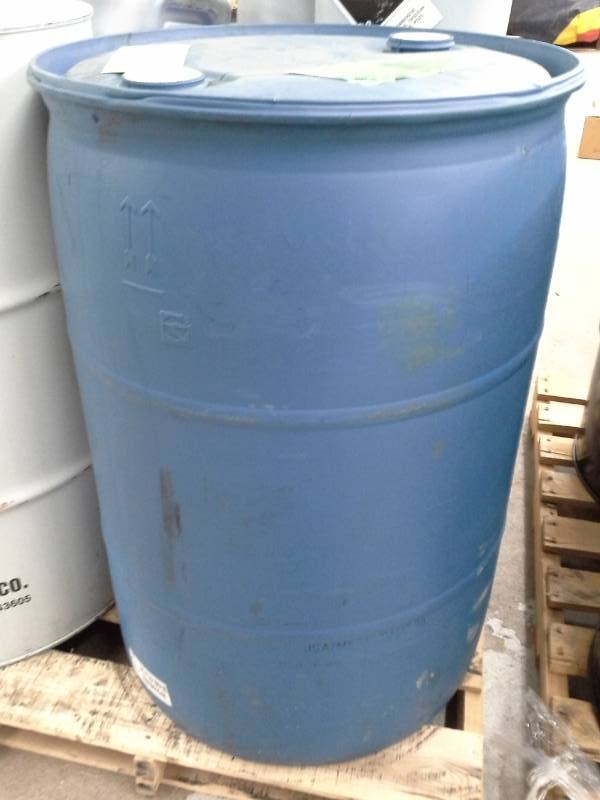 lot 526 image: One Drum of Professionals Choice X-tractor Shampoo Carpet and Upholstery Cleaner 55-Gallon