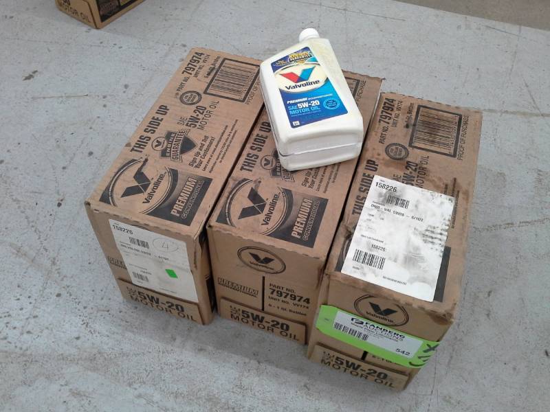 lot 542 image: 3 Cases of Valvoline Premium Conventional SAE 5W-20 Motor Oil 1-Quart