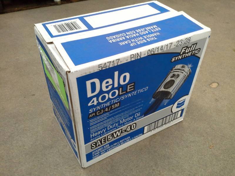 Delo 400 Heavy Duty Engine Oil SAE 40 (3/1 Gallon Case)