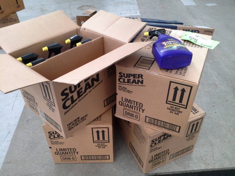 lot 577 image: 3.5 Cases of Super Clean Degreaser 1-Quart Spray Bottles
