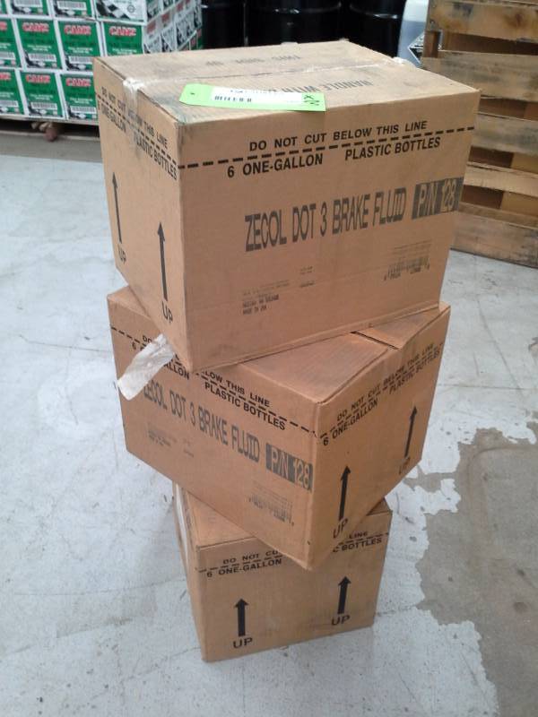 lot 580 image: 3 Cases of Zecol Super Heavy Duty Brake Fluid 1-Gallon